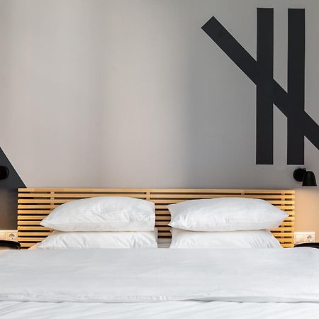 Vista By Halu!: Spacious City Centre Home Tesalonika Bagian luar foto