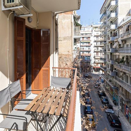 Vista By Halu!: Spacious City Centre Home Tesalonika Bagian luar foto