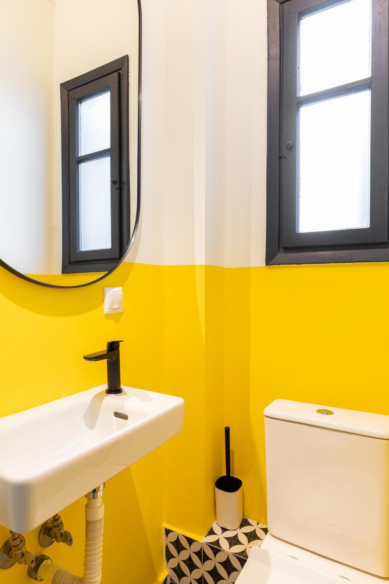 Vista By Halu!: Spacious City Centre Home Tesalonika Bagian luar foto