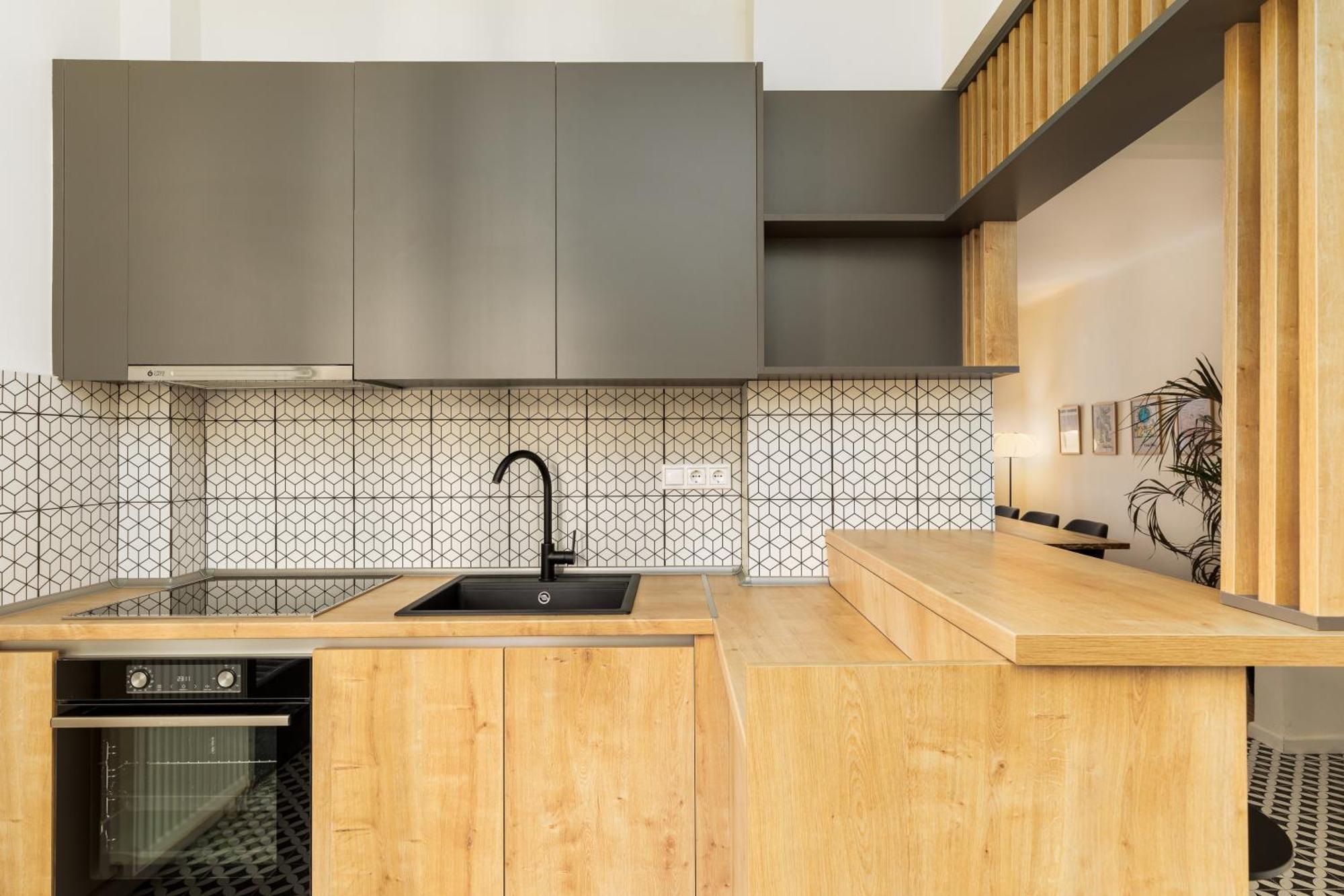 Vista By Halu!: Spacious City Centre Home Tesalonika Bagian luar foto