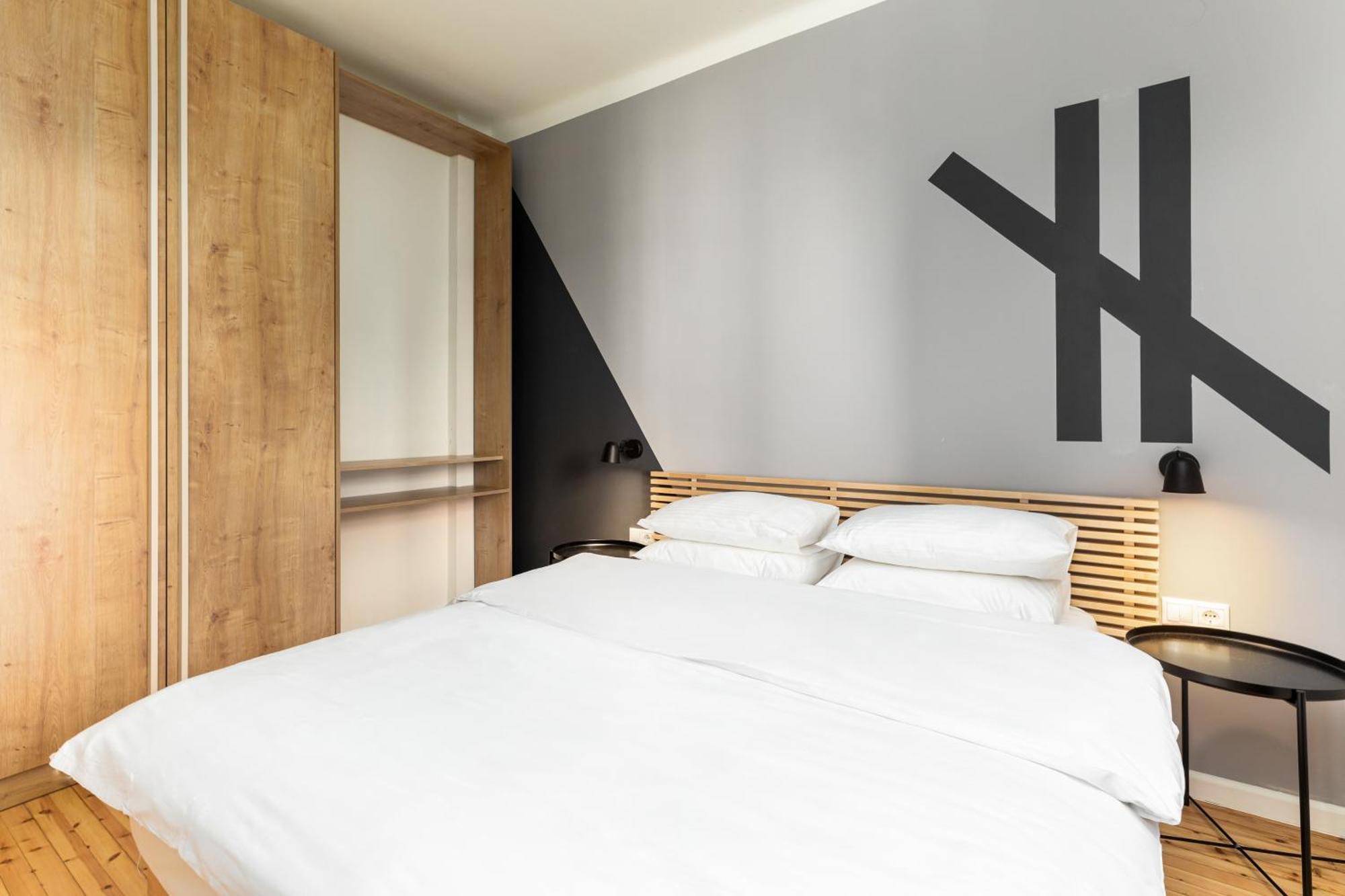 Vista By Halu!: Spacious City Centre Home Tesalonika Bagian luar foto