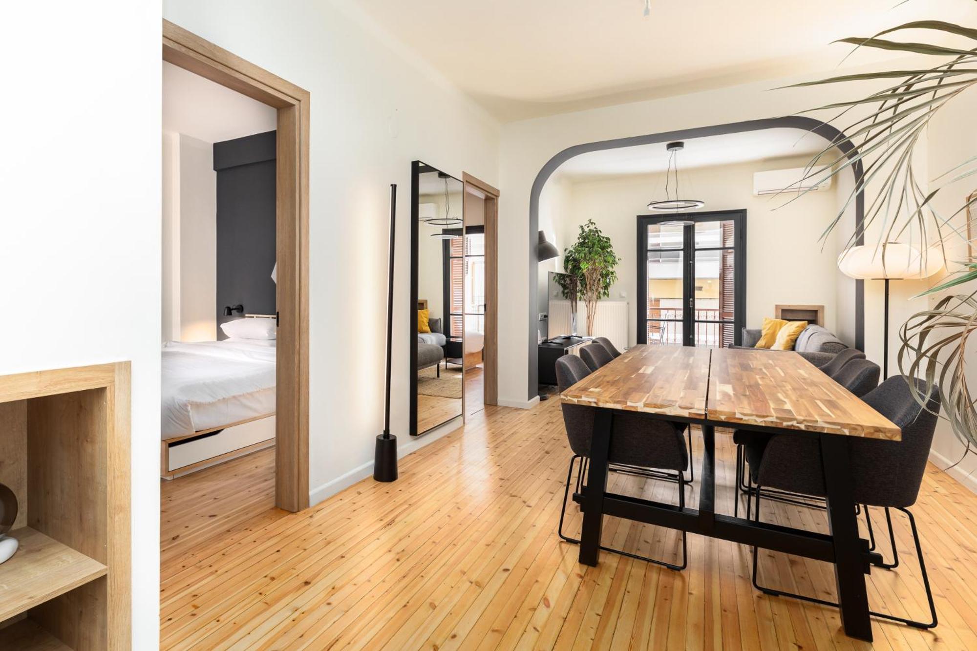 Vista By Halu!: Spacious City Centre Home Tesalonika Bagian luar foto