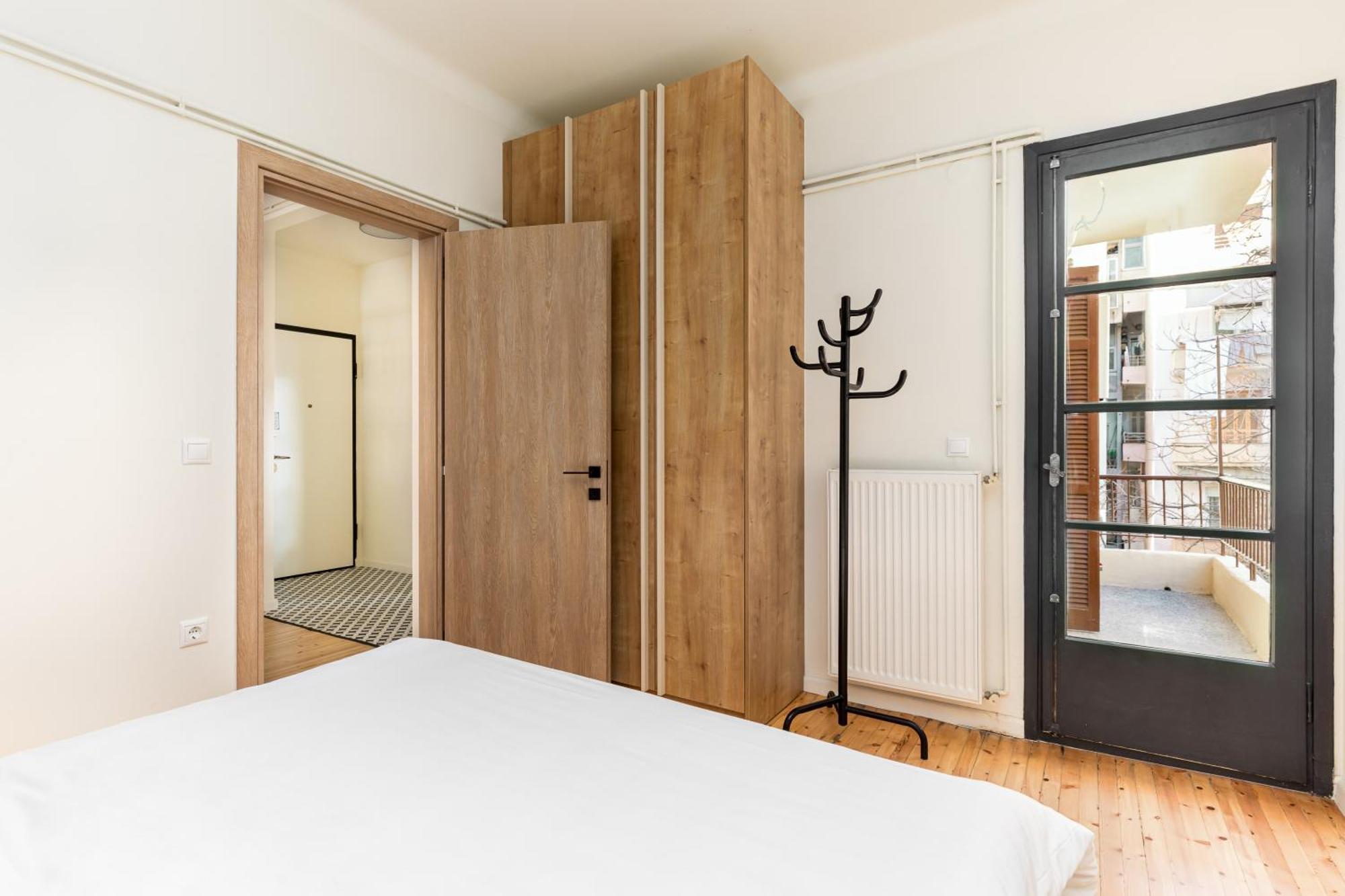 Vista By Halu!: Spacious City Centre Home Tesalonika Bagian luar foto